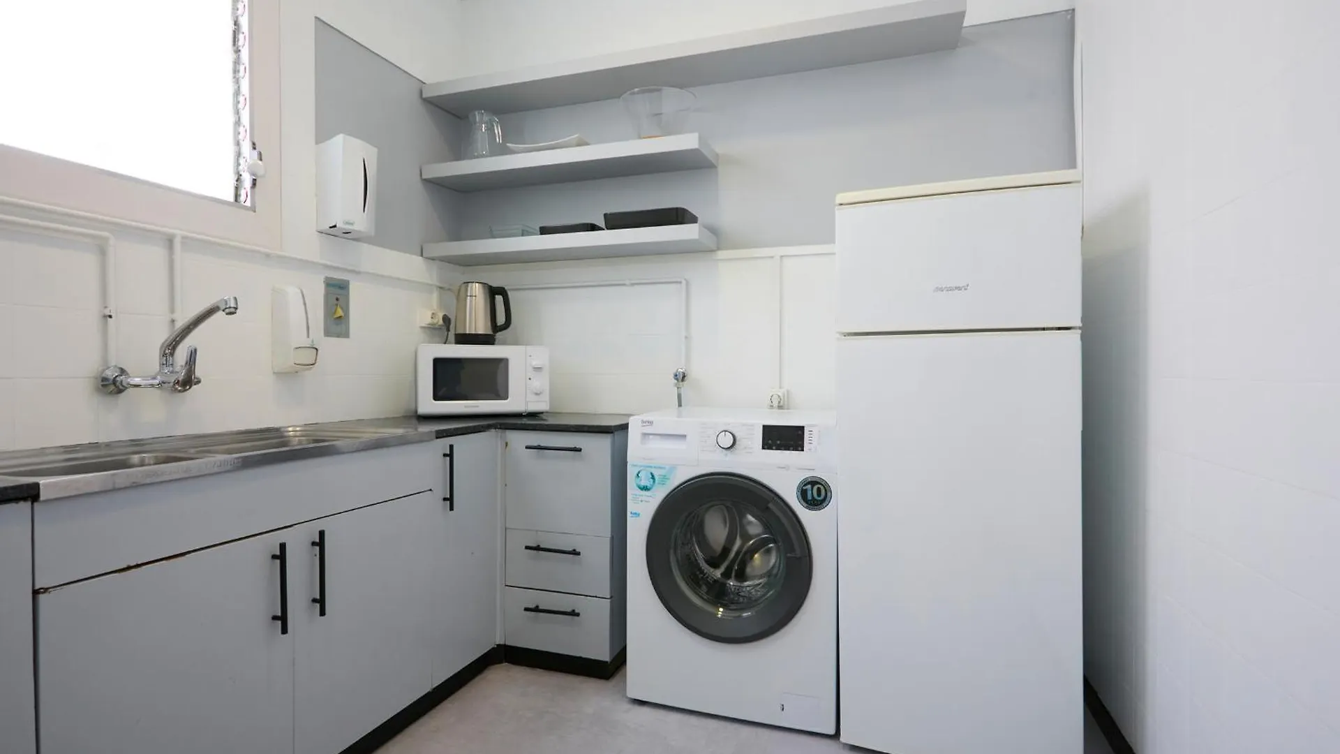 63Par1016- Sunny Apartment In Paralel location